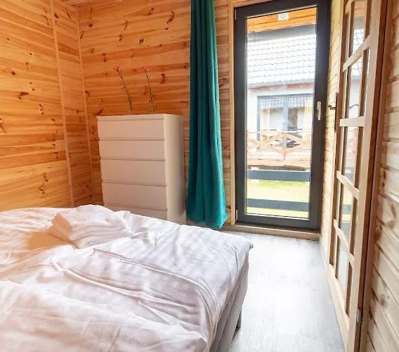 ホリデーパーク Ow Wilk - I Z Aneksami Kuchennymi, Parking, Plac Zabaw