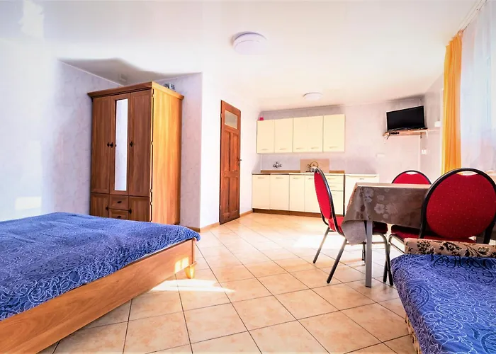 Ow Wilk - I Z Aneksami Kuchennymi, Parking, Plac Zabaw ウェバ