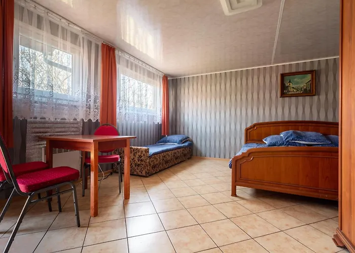 Ow Wilk - I Z Aneksami Kuchennymi, Parking, Plac Zabaw ウェバ